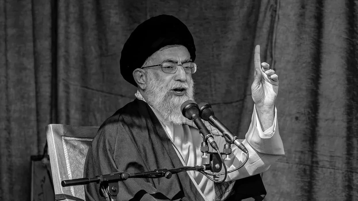 Vite sundimi absolut : Kush ishte Ali Khamenei dhe si erdhi ai në pushtet në Iran ?