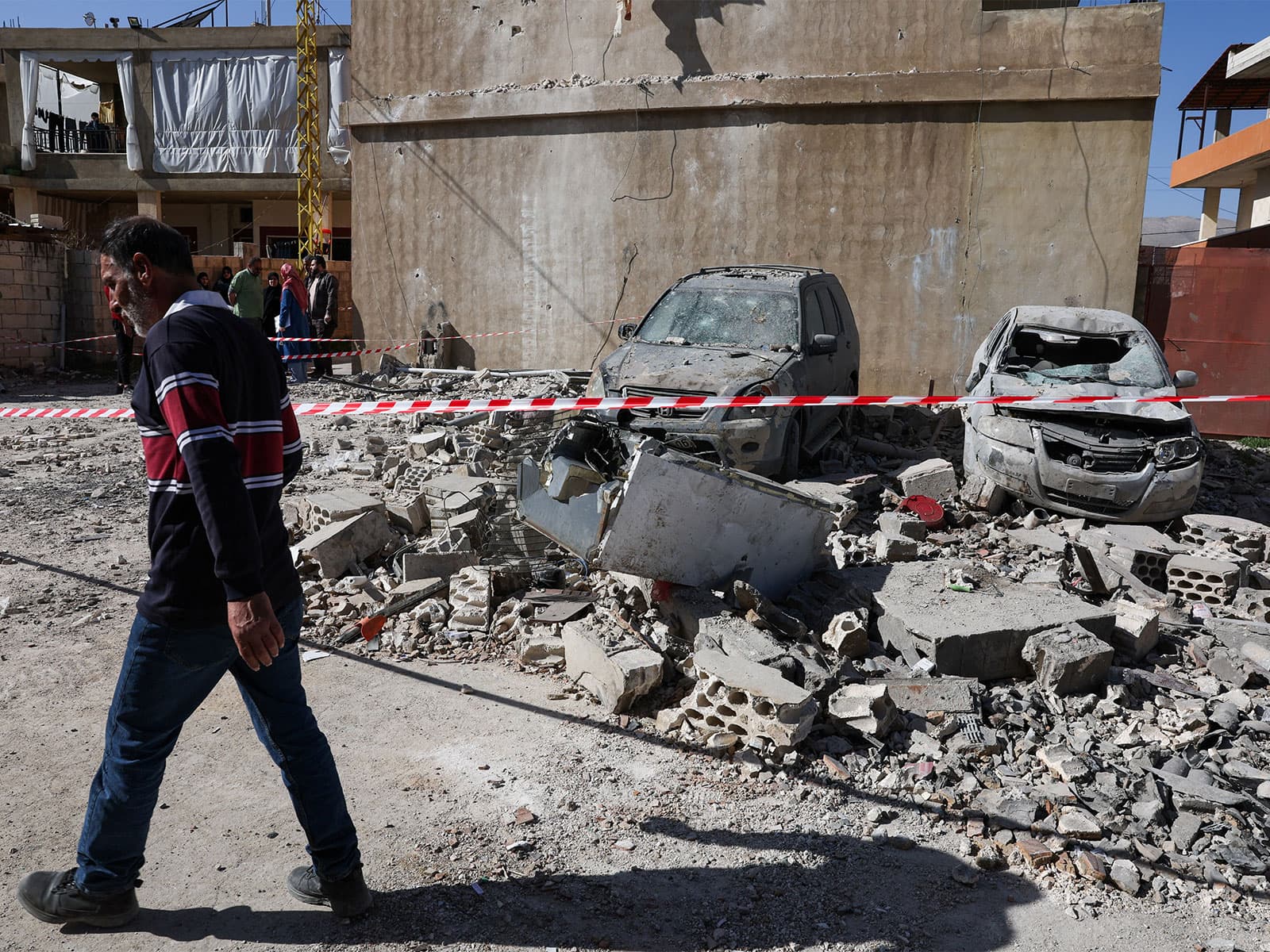 US orders evacuation of non emergency embassy staff from Beirut