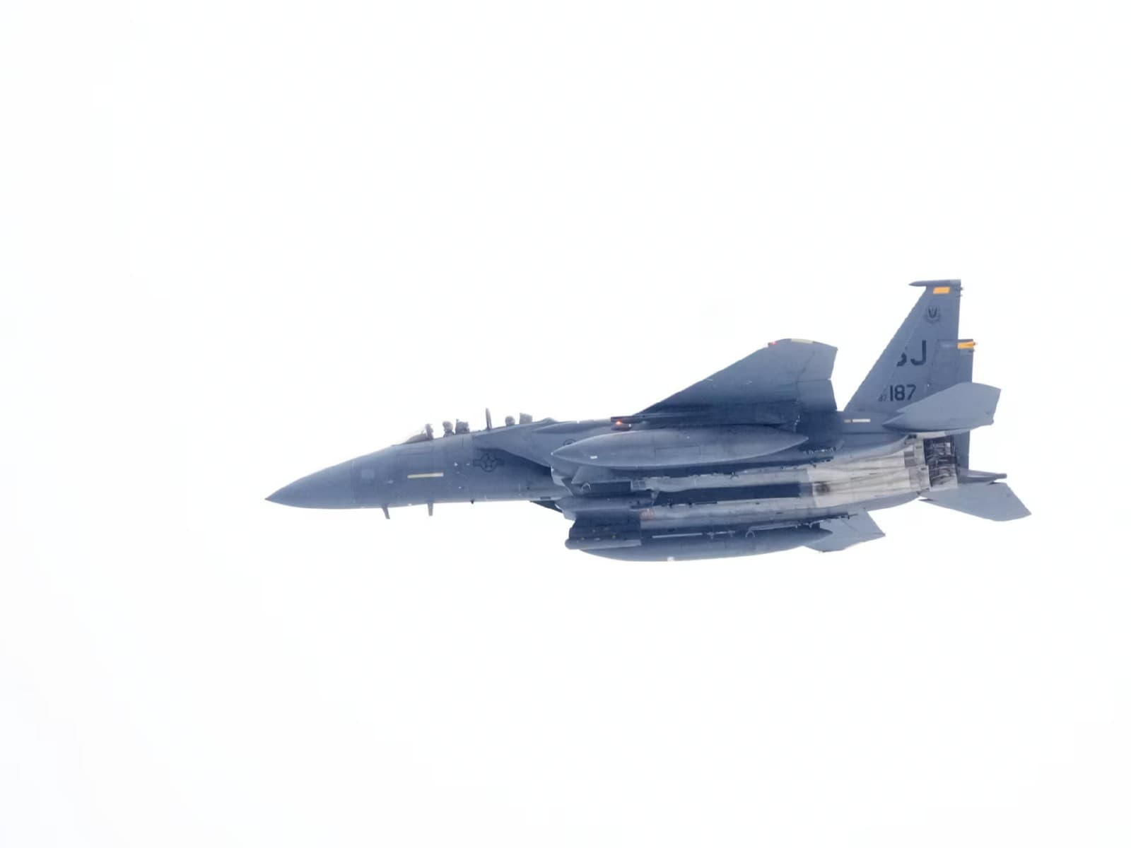 Kuwaiti air defence  mistakenly  shoots down 3 US F - 15Es ; drone strikes hit Qatari energy sites