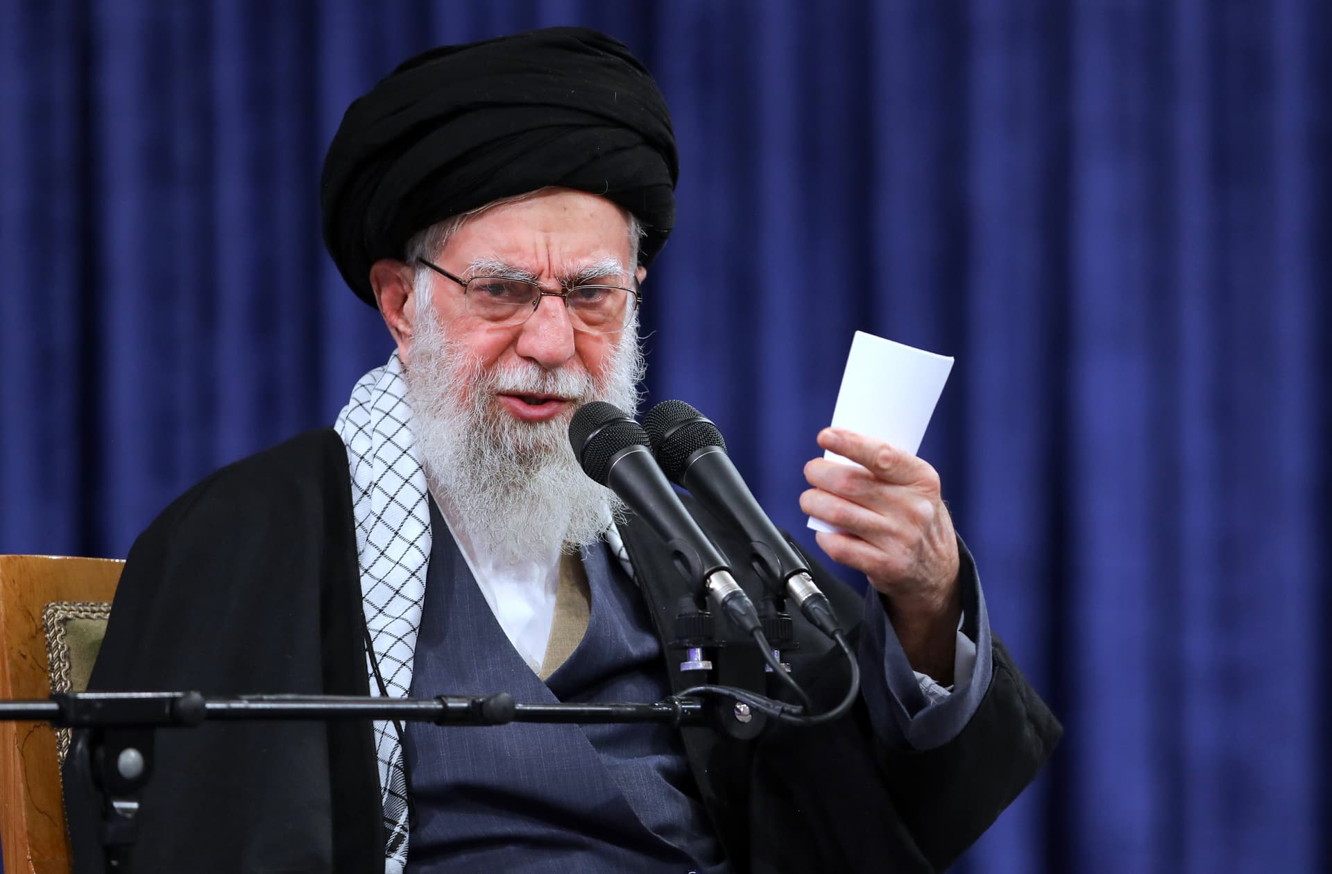 World leaders react cautiously to strikes , death of Iran Ali Khamenei