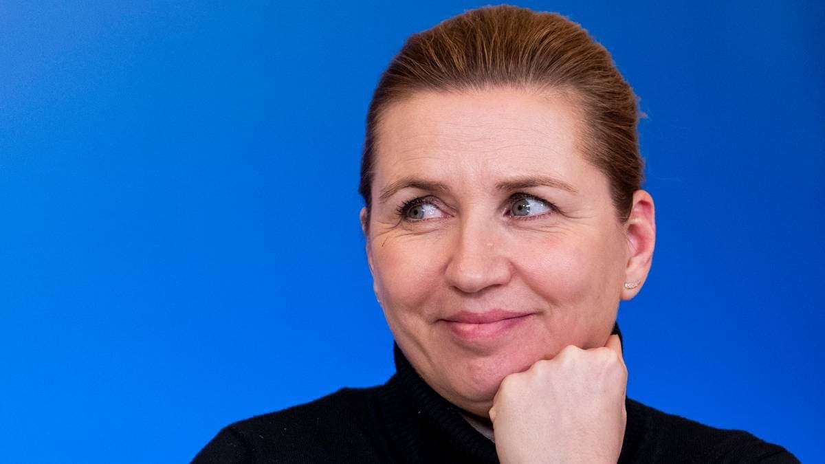 Mette Frederiksen vil ha valg i en krisetid for kongeriket