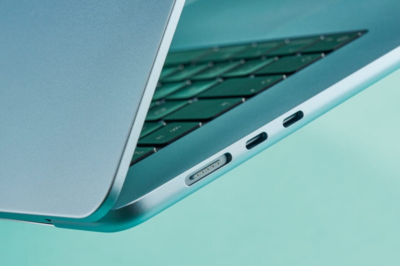 A Low-Cost MacBook Could Resemble a Chromebook in More Ways Than One
