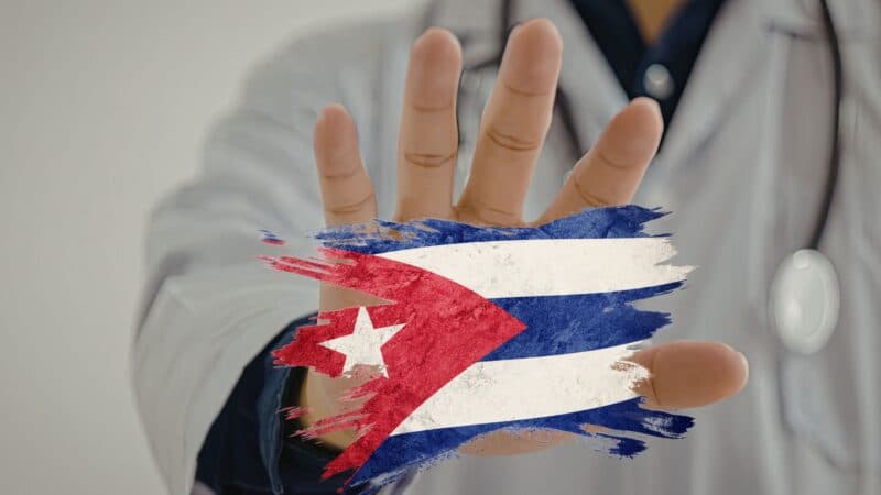 Crece la preocupación por fin del programa médico cubano en Jamaica