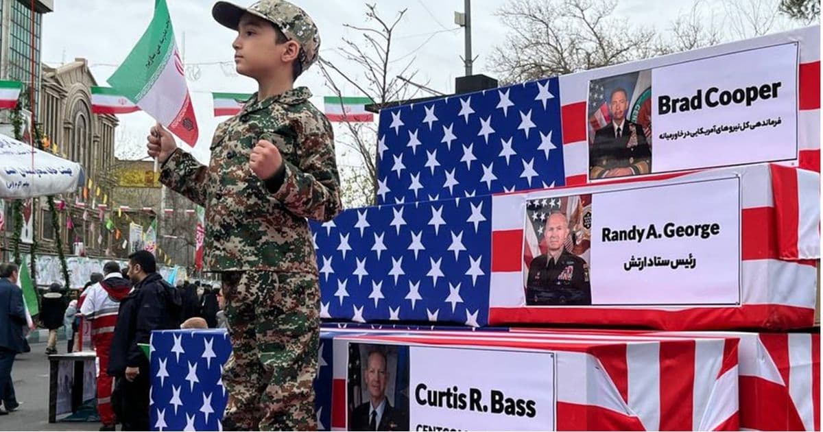 لماذا يجب أن يعارض العرب إسقاط نظام إيران ؟