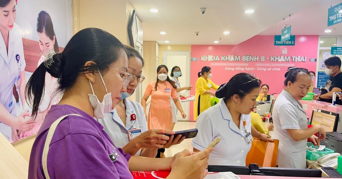 Chuyển đổi số y tế : Thiếu chuẩn chung , quyền lợi người dân bị ảnh hưởng ra sao ?