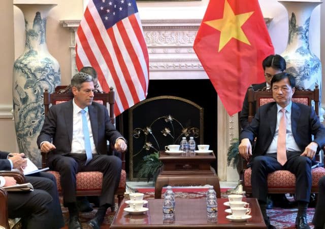 Việt Nam , US enhance cooperation in sci - tech , innovation , digital transformation