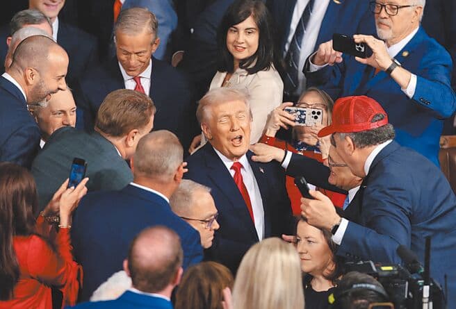 廖明輝專欄 》 川普國情咨文 美國分裂的絕望一步 - 海納百川