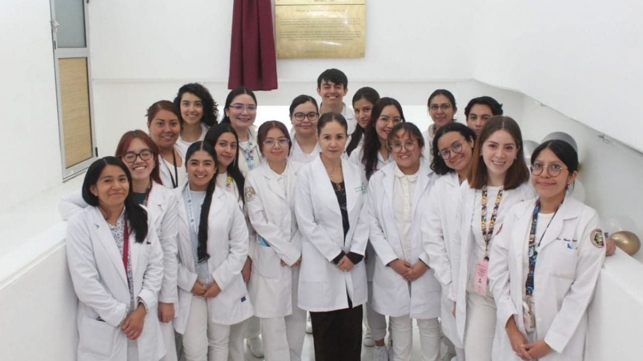 IMSS - Bienestar Zona Norte CDMX : directora se nombra salón con su nombre