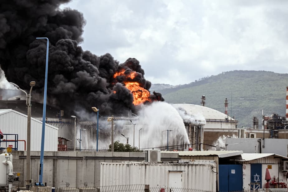 Conflit au Moyen - Orient | Trump menace d   anéantir  l  île de Kharg , le pétrole toujours haut