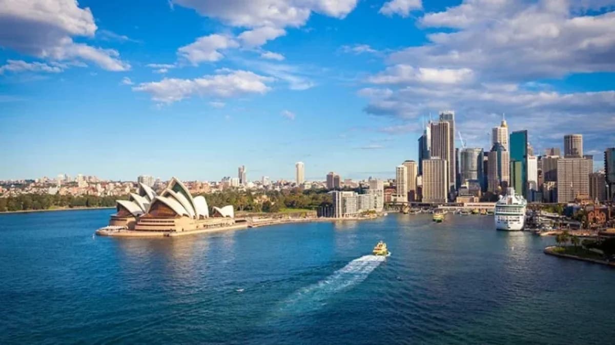 Peter Malinauskas and a turning point : YouGov poll signals a reshaped South Australia contest