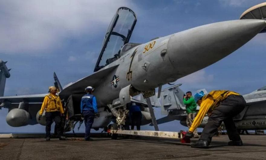 Politico : Σύμβουλοι του Τραμπ προτιμούν το Ισραήλ να χτυπήσει πρώτο το Ιράν