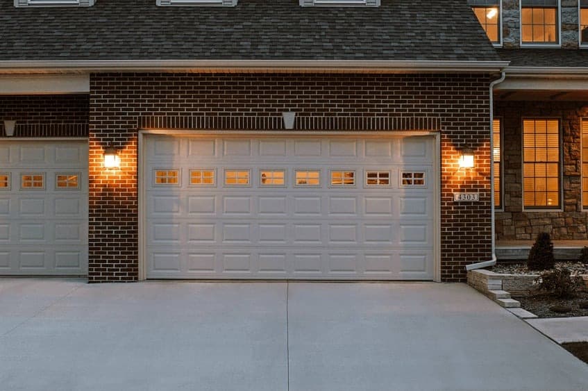 How to Choose the Right Garage Door Material : Steel vs Wood vs Aluminum