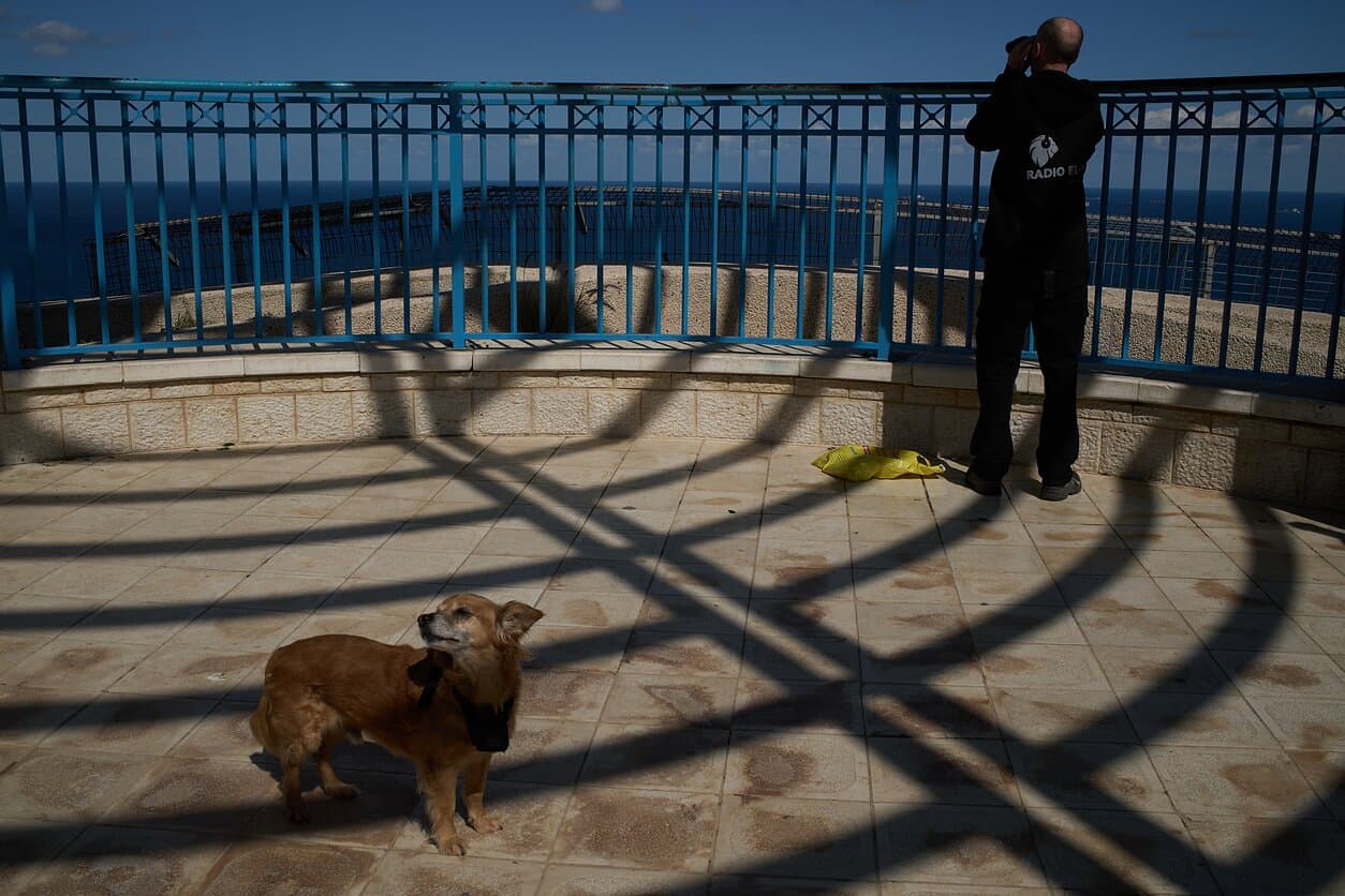 JAV dėl saugumo rizikų leidžia nebūtiniems ambasados darbuotojams išvykti iš Izraelio