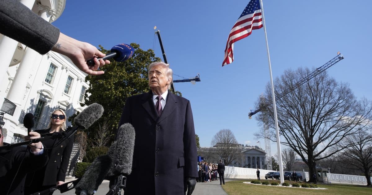 Trumpas nepatenkintas Iranu , bet dar nenusprendė , ar puls