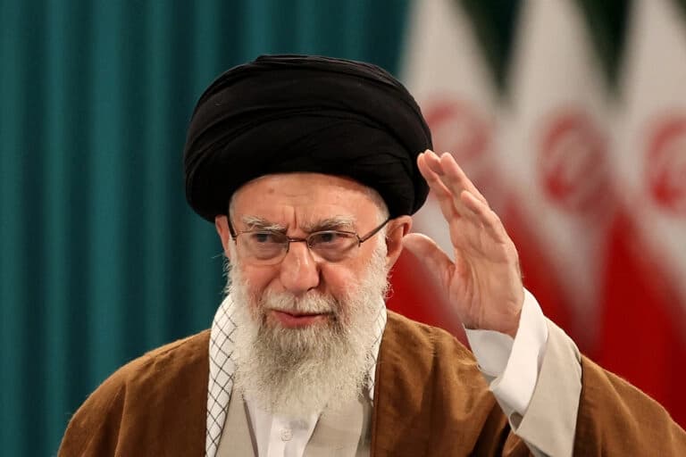 Cine este Ayatollahul Ali Khamenei , liderul suprem al Iranului : Putere , influență și conducere