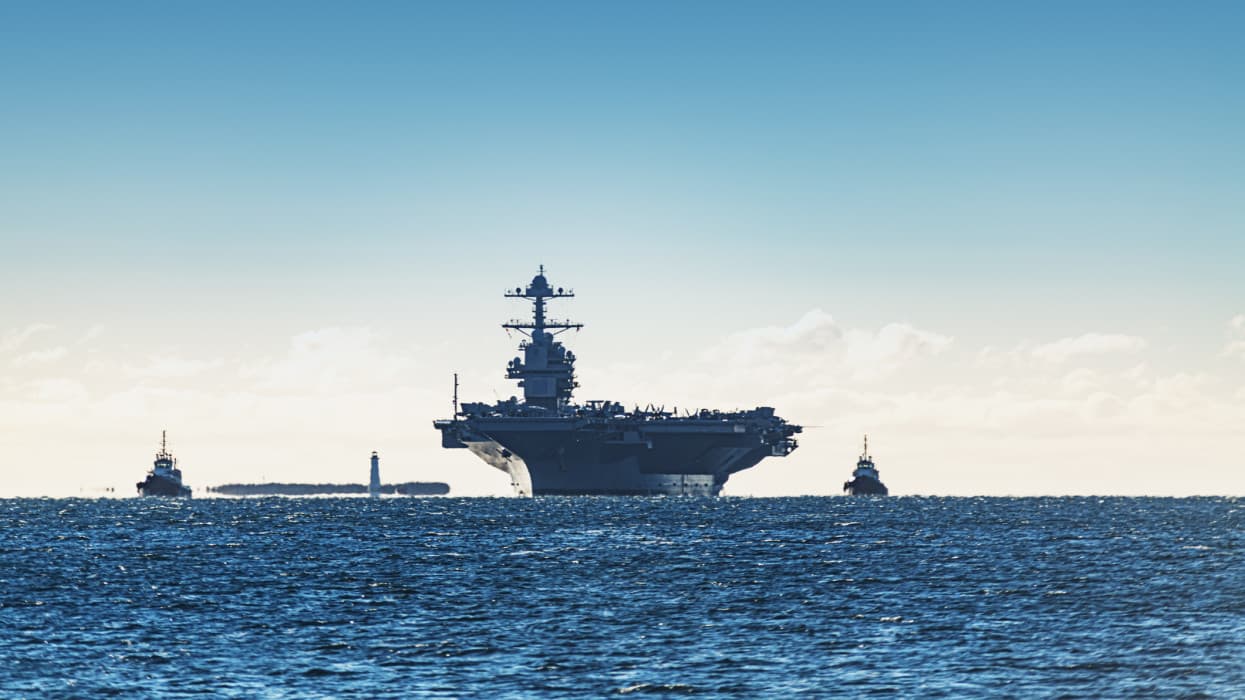 Amerikai katonák útnak indultak a világ legnagyobb hadihajójával – órákon belül fordulhat a helyzet