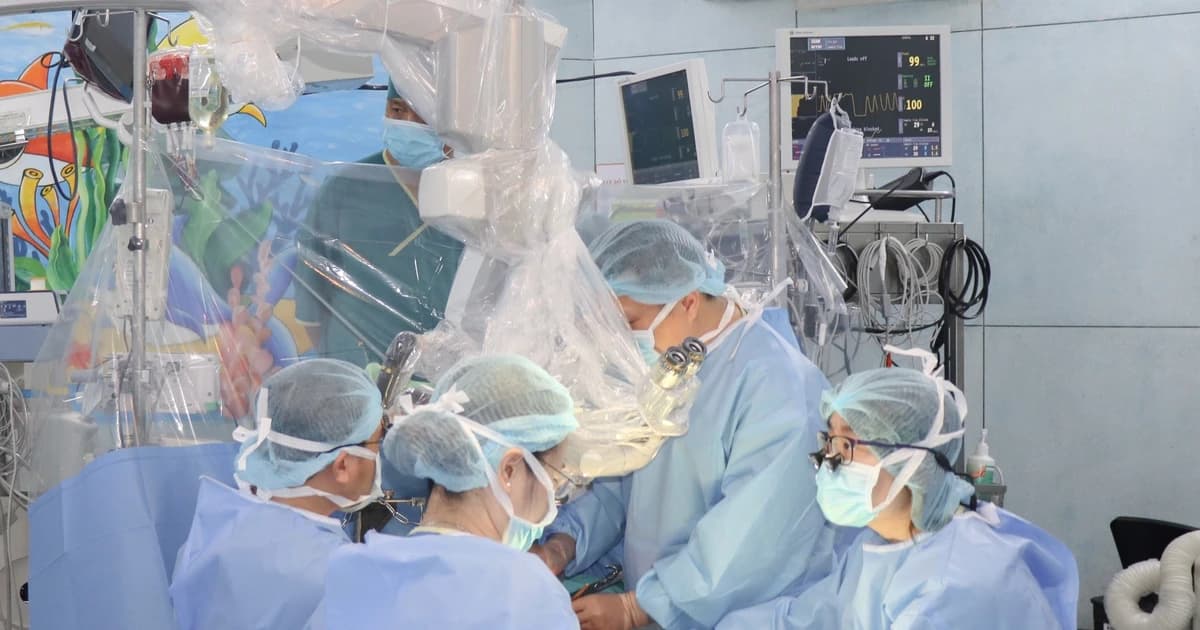 U tuyến ức cực hiếm khiến bé 2 tháng tuổi suy hô hấp nguy kịch