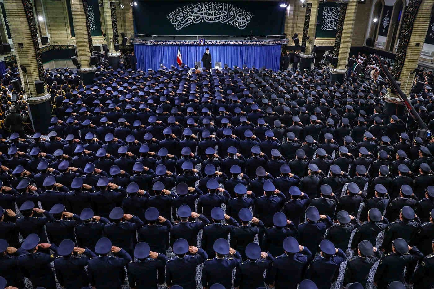 Regimul iranian a fost decapitat . În loc rămân multe semne de întrebare . Ce urmează după Ali Khamenei ?