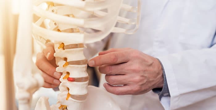 受傷後遺症 、 失眠 、 脊椎神經疾病療效好 | 莊錦鎮 | 腦部神經 | 腰椎間盤