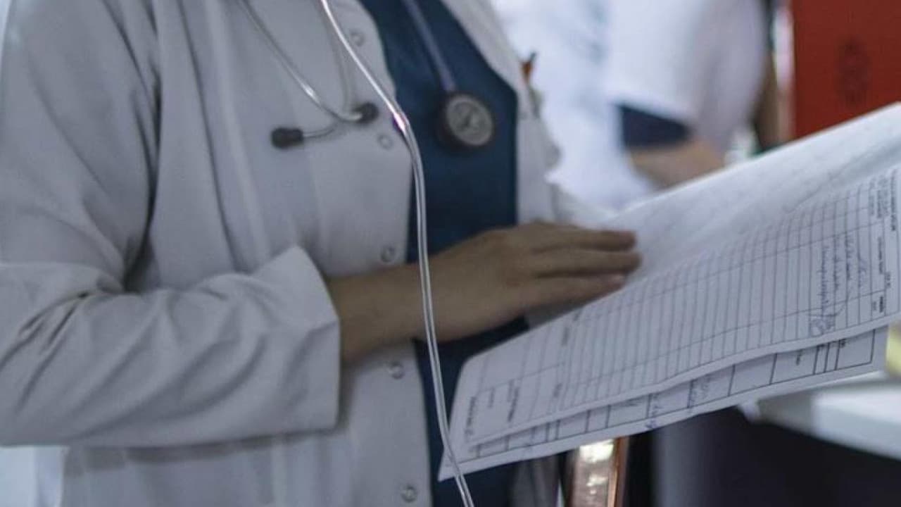 Yanlışlıkla yazdığı ilaç doktoru yoğun bakımlık etti ! Yaşam savaşı veriyor