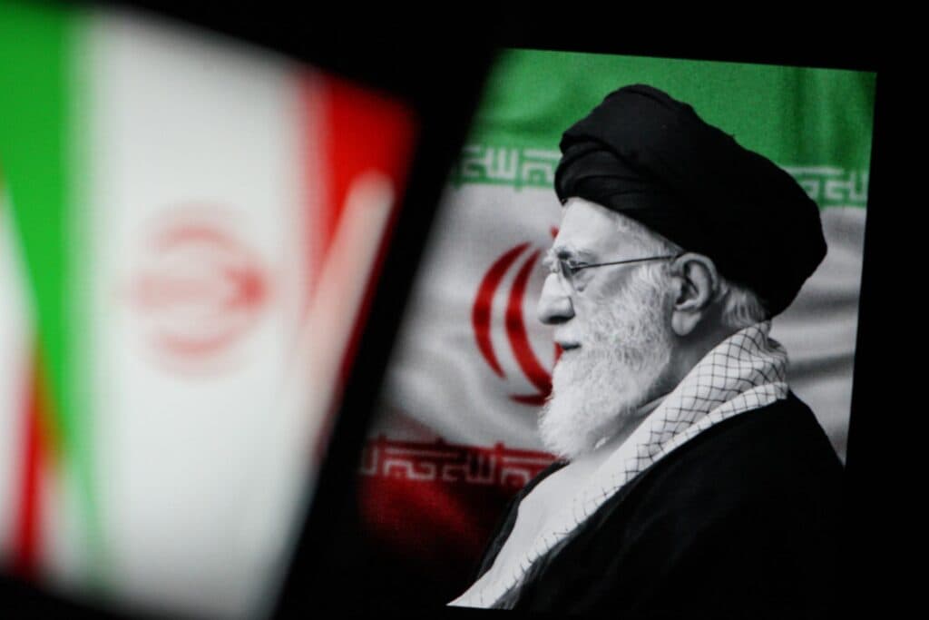 Qui era Ali Khamenei , el clergue que va dominar lIran durant trenta anys ?