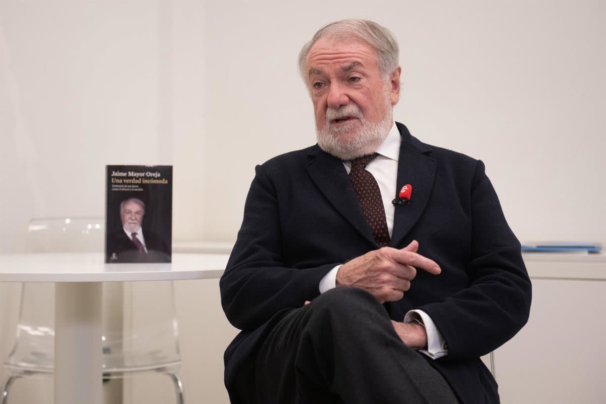 Mayor Oreja urge a PP - Vox a armar una alternativa al Frente Popular : UCD rechazó el pacto con Fraga y desaparecimos