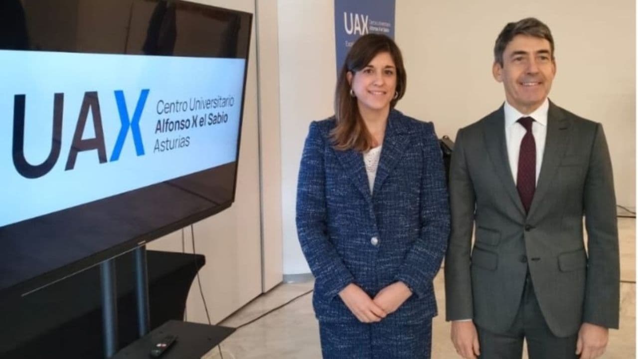 La UAX aspira a que el 30 % de sus alumnos en Asturias sean extranjeros : espera alcanzar los 2 . 000 estudiantes