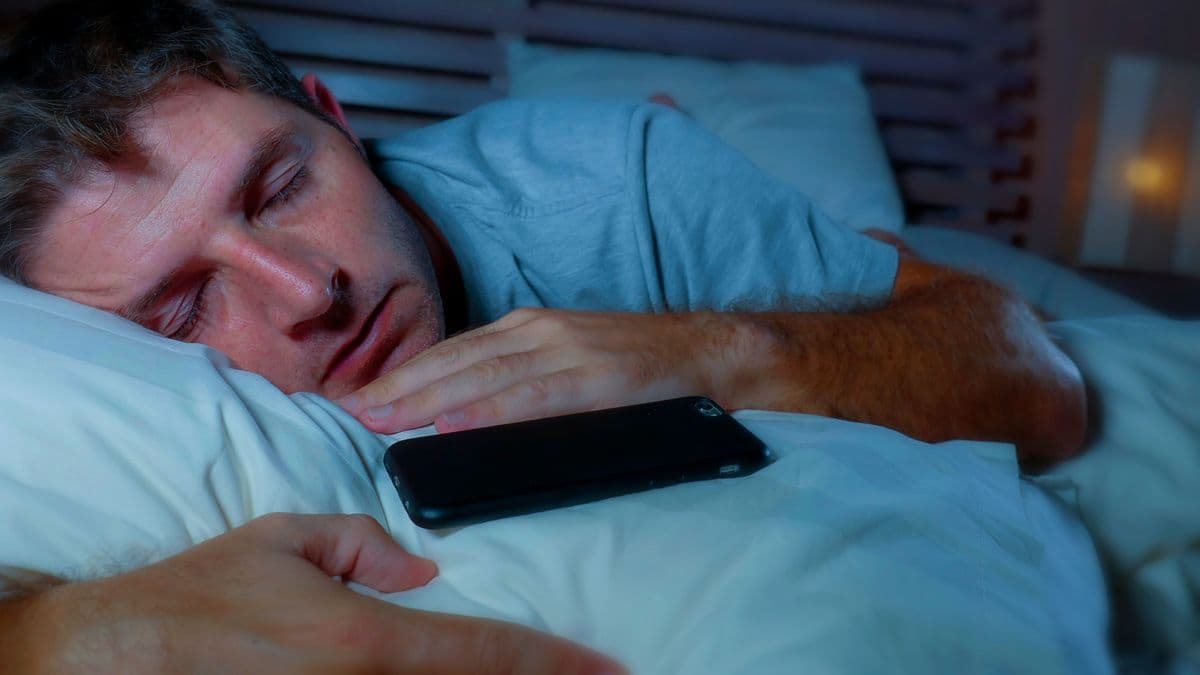 ¿ El celular afecta el sueño ? Esto explican los especialistas