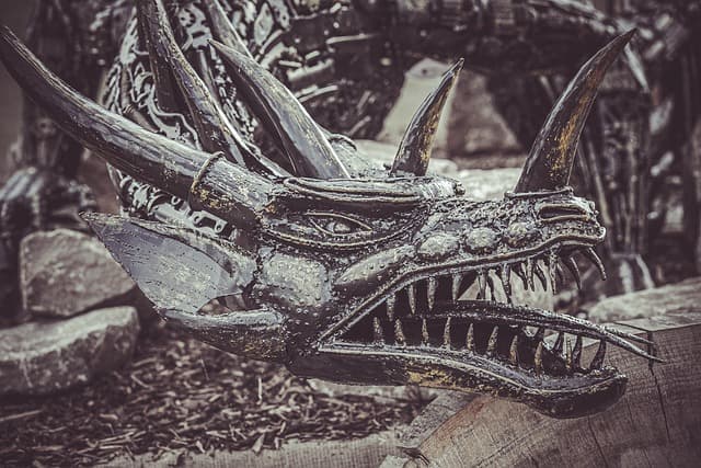 Despite antiwar MAGA wing, Trump gets Republican support for Iran strikes