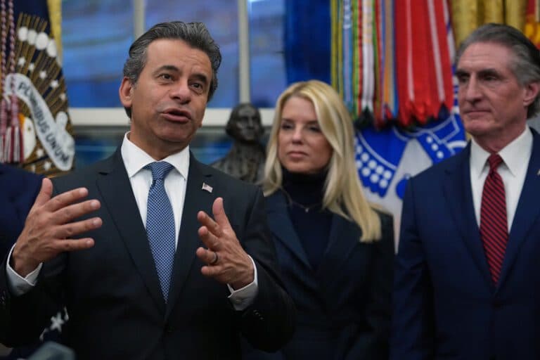 華盛頓FDA新政 : 藥物審查加速可獲獎金 , 恐加劇官商勾結倫理爭議