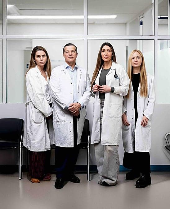 Cuando curar enferma : el día a día al límite de los médicos de guardia