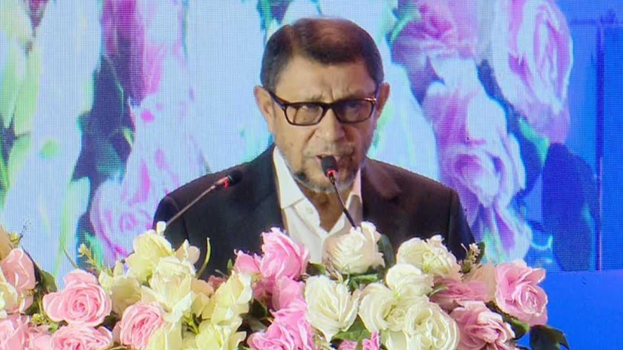 অপারেশন নয় , আগে বিকল্প ভাবুন নিজের অভিজ্ঞতা জানালেন স্বাস্থ্যমন্ত্রী