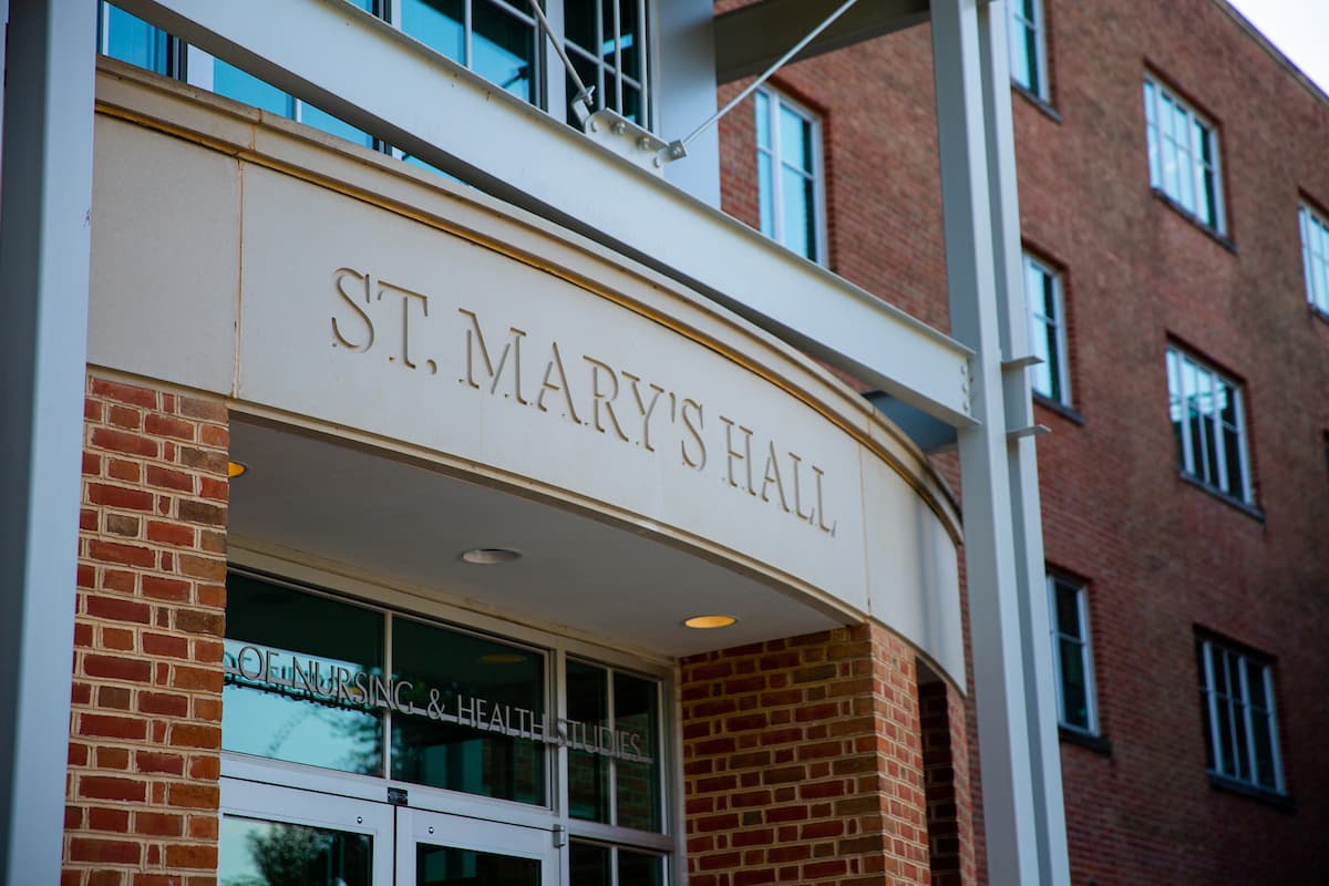 School of Nursing Panel Emphasizes Patient Autonomy , Accessibility