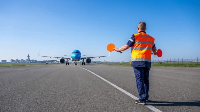 Tensions au Moyen - Orient : KLM se retire de Tel - Aviv , dautres compagnies européennes sajustent