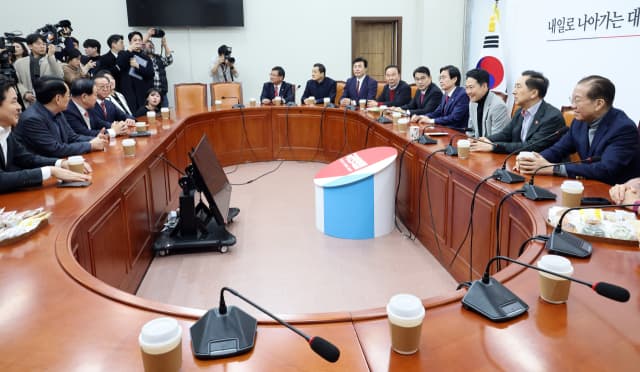 부산 중진도 노선 전환 요구 가세 … 장동혁 뭉개기 기조 바뀔까