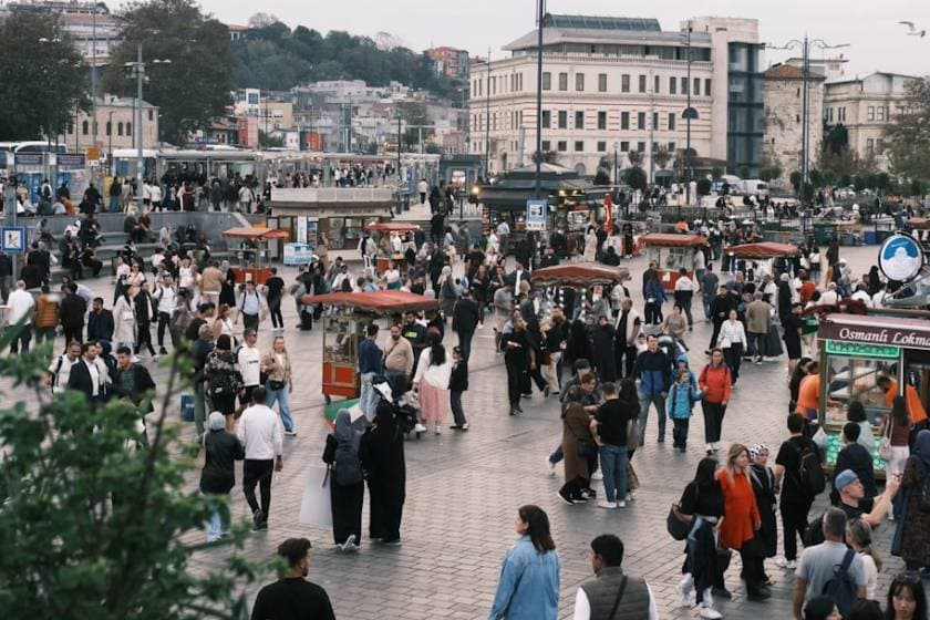 Stetoskopun ucunda adalet : Sağlık nerede başlar ? - Zeki Gül