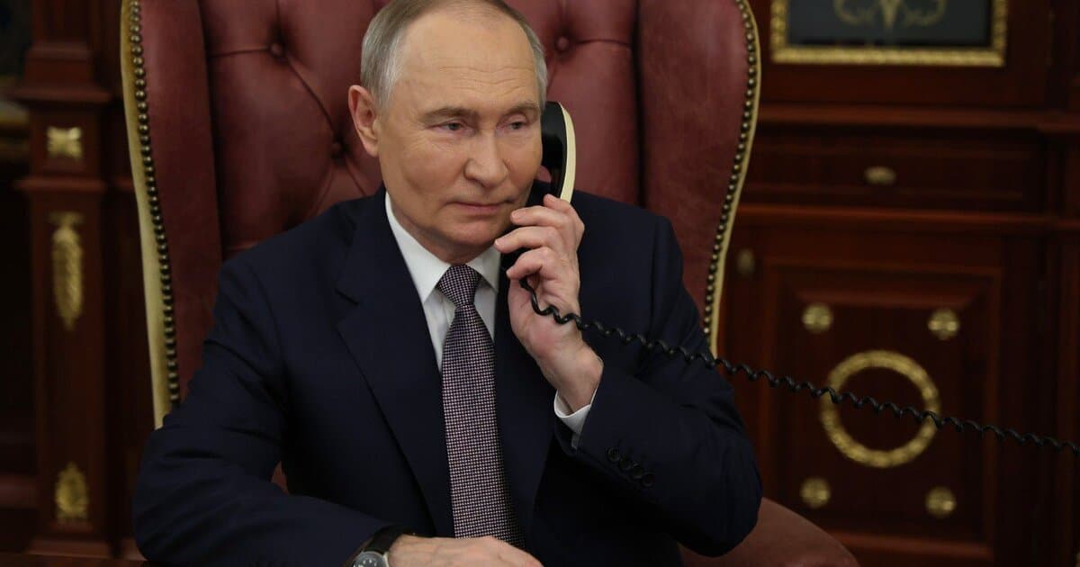 Путин проведет международный телефонный разговор по ситуации вокруг Ирана