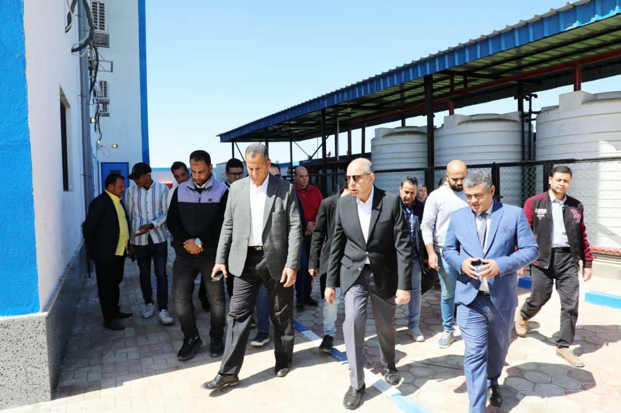 استعدادا للتأمين الشامل .. محافظ المنيا يتفقد مستشفى ديرمواس ووحدة تل العمارنة