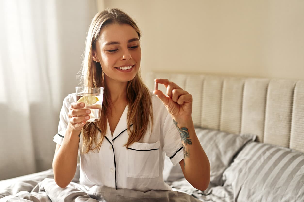 Vitamīni un uztura bagātinātāji sievietēm : praktisks ceļvedis ikdienai